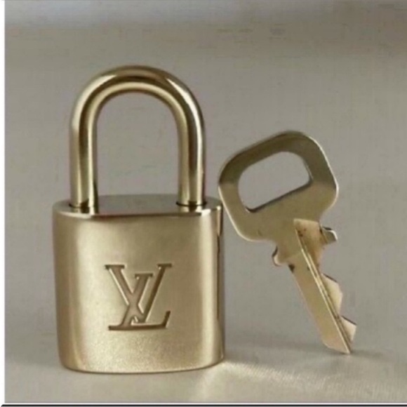 Louis Vuitton Accessories - Authentic Louis Vuitton Lock and Key Accessory Travel Bag Shoulder Bag Lock